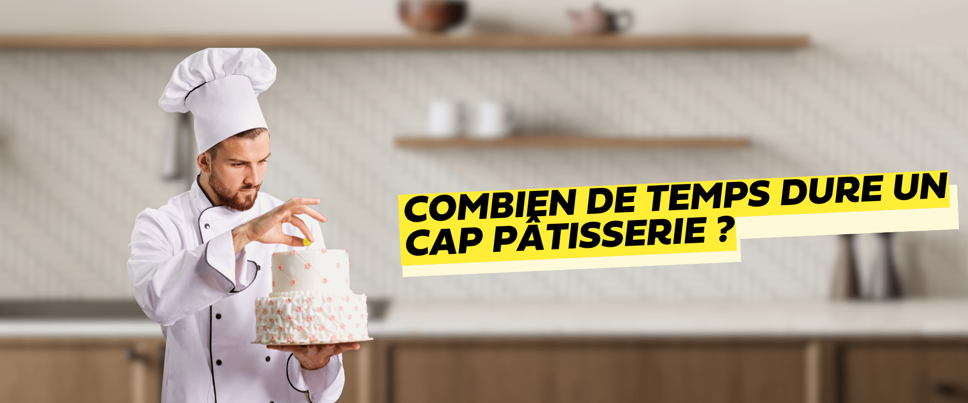 un homme qui décors un gâteau Que faire après un CAP Pâtisserie ?